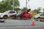 Muere conductor al chocar contra camión de personal en Carretera a Laredo