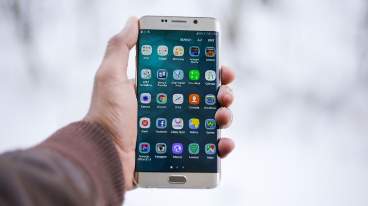 Alerta Google de fallas en celulares Samsung que facilitan su hackeo