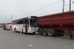 Camión choca contra tolva y deja 15 lesionados en Montemorelos