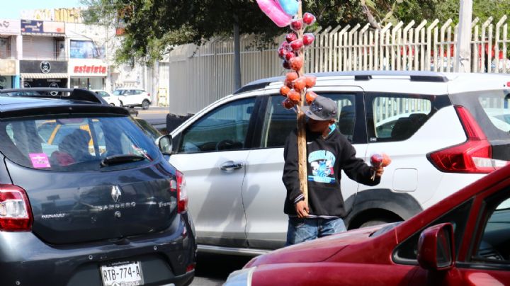 Covid-19 causó el incremento de vendedores callejeros en cruceros de NL