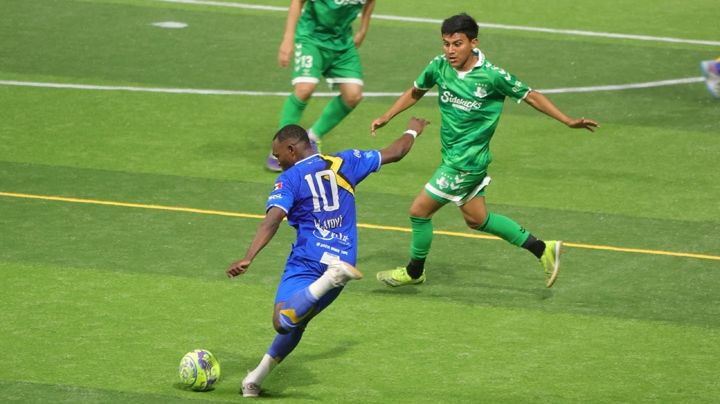 Flash de Monterrey gana y sueña con entrar a Playoffs