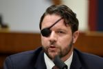 Republicano Dan Crenshaw cuestiona a AMLO protección a carteles