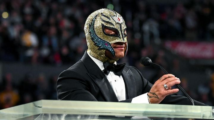 Rey Mysterio es inducido al Salón de la Fama de WWE