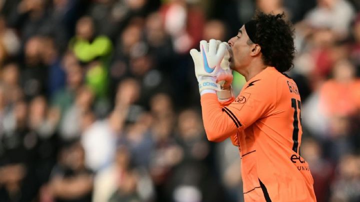 Serie A: 'Memo' Ochoa es coreado y ovacionado en Italia