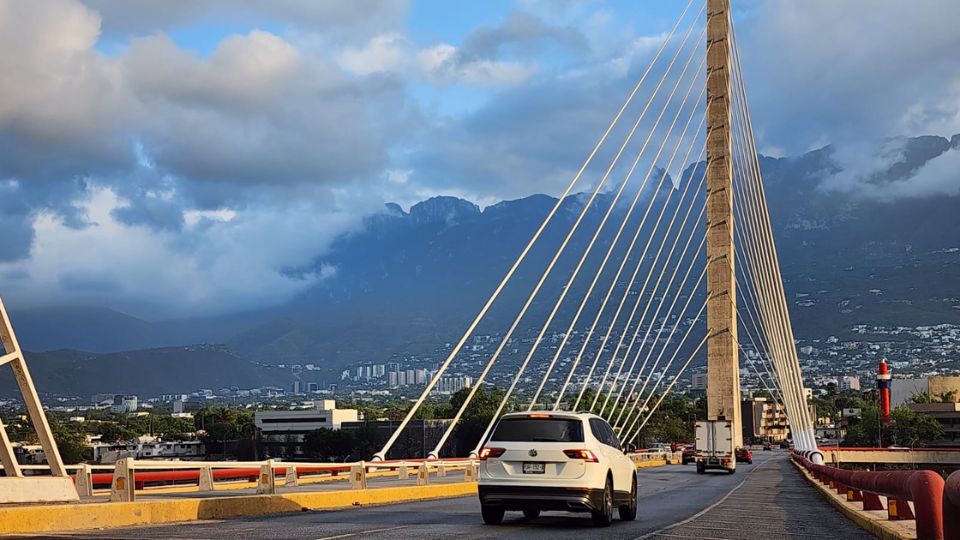 Circulación abierta en el puente Atirantado.