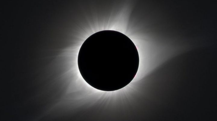 Eclipse Solar Híbrido: ¿Cuándo ocurrirá y a que hora se verá en México?