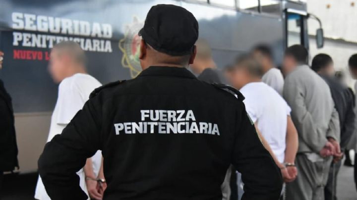 Trasladan a 61 reos del Penal de Cadereyta al 1 de Apodaca