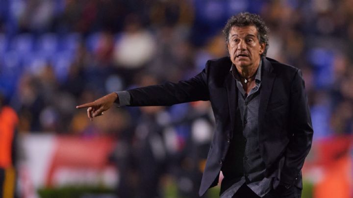 Mazatlán despide a Rubén Omar Romano y da de baja a ocho jugadores