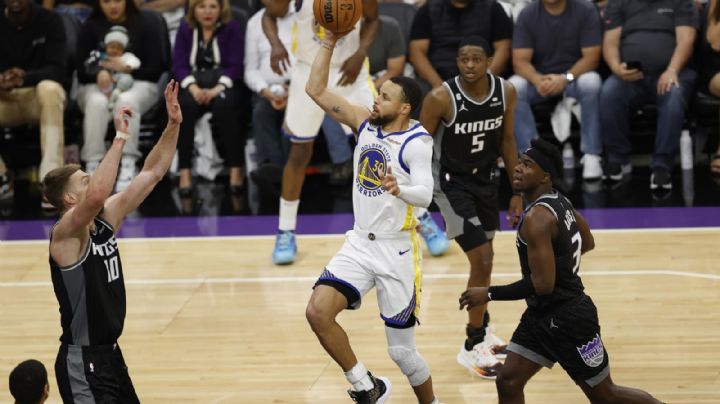 NBA: Curry y LeBron se enfrentarán en Semifinales de conferencia