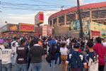 Seguidores de Rayados hacen caravana previo al Clásico Regio 130