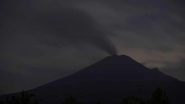 Puebla cancela clases presenciales y cierra parques por actividad del Popocatépetl