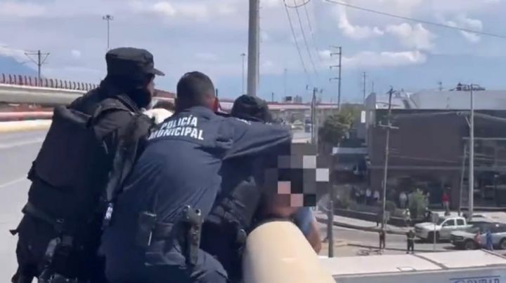 Evitan tragedia y salvan a hombre en puente de Sendero y Universidad