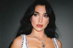 Dua Lipa lanza ropa Versace de hasta 300 mil pesos