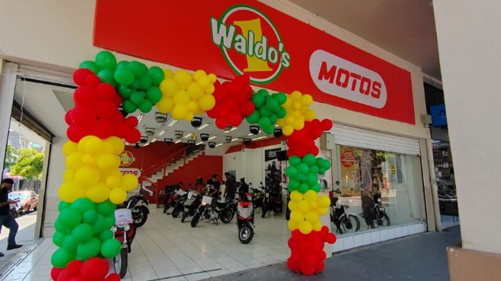 Competidor inesperado: Waldo’s abre tiendas de venta de motos