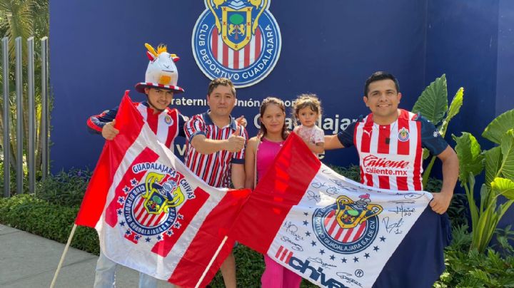 ‘Te Deseo Lo Mejor’ retumba con frecuencia en el campamento de Chivas