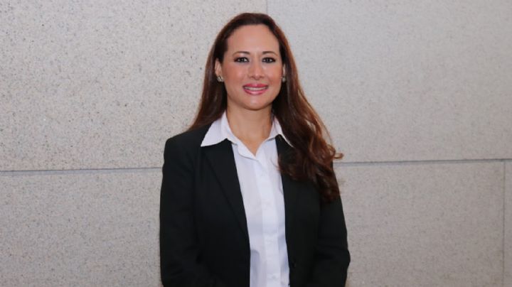 Comparece Secretaria de Administración por compra del avión King Air 250