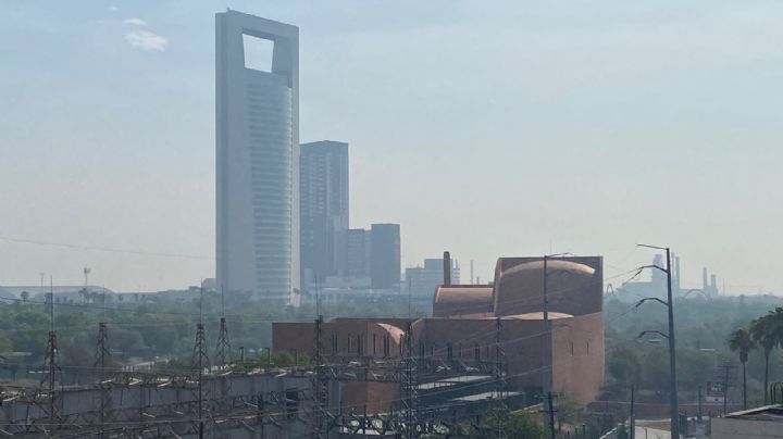Amanece Monterrey con aire sucio; hay 'muy mala' calidad del aire