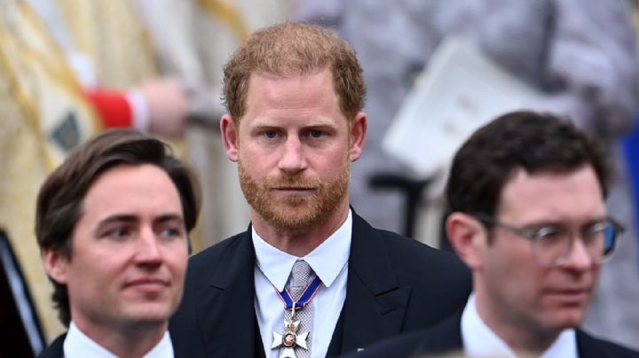 Príncipe Harry apresurado se regresa a EU tras coronación de Carlos III