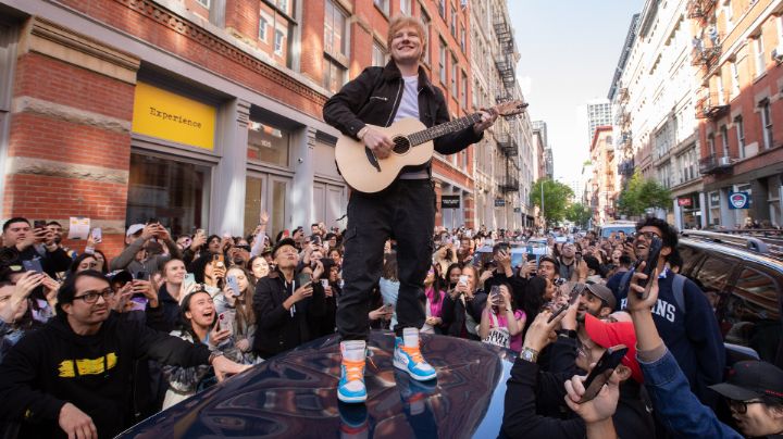 Ed Sheeran festeja con concierto en la calle tras ganar juicio por plagio