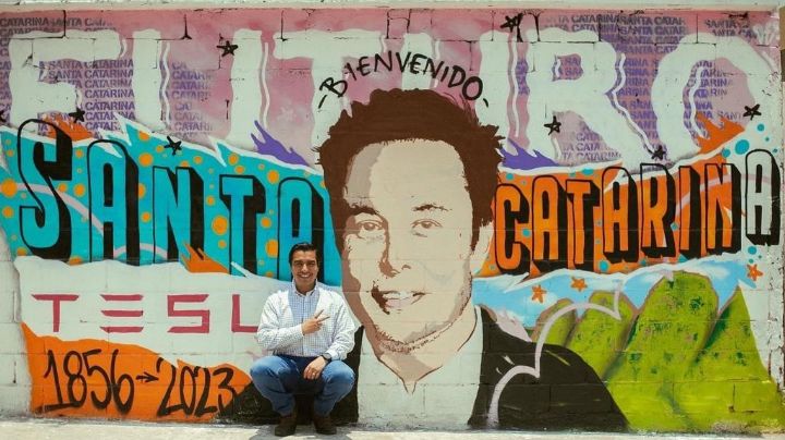 Crean mural de Elon Musk en Santa Catarina por llegada de Tesla