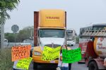 Vecinos protestan en carretera a Dulces Nombres por falta de obras