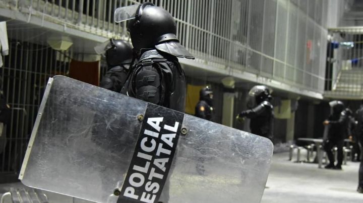 Trasladan a 61 adultos mayores del Penal 1 al Penal 2 de Apodaca
