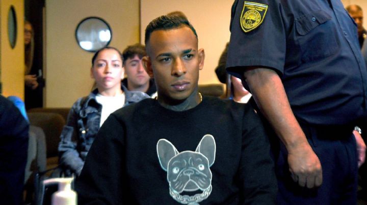 Sebastián Villa es condenado a 2 años de prisión por golpear a su pareja