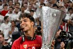 Busca Rayados a Óliver Torres, campeón de la Europa League