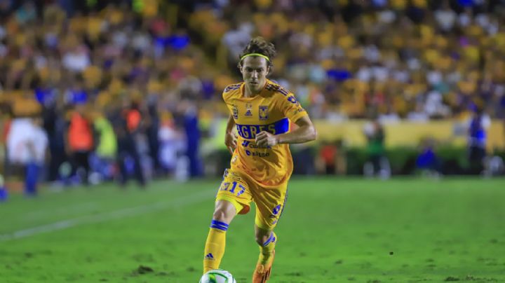 Sebastián Córdova sólo sufrió golpe en la rodilla