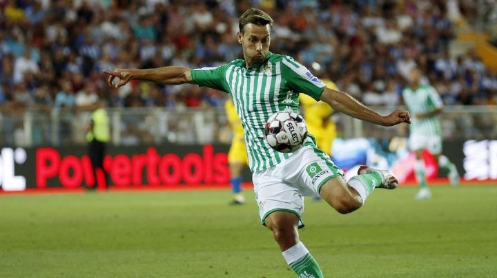 Rayados ultima detalles para fichar a Sergio Canales