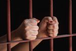 Condenan a 3 meses de cárcel a joven de 19 años por abortar en EU