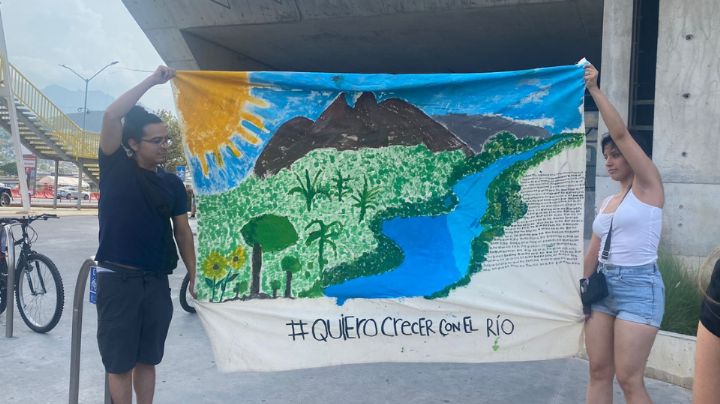 Protestan en defensa del río Santa Catarina y evitar su desmonte