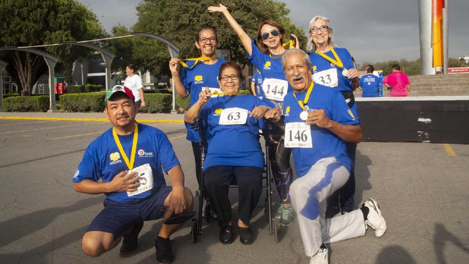 Adultos mayores participando en la edición pasada.