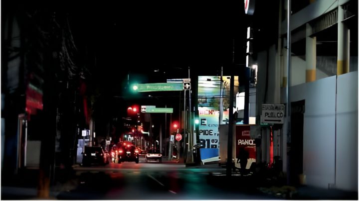 Habitantes del centro de Monterrey sufren por calles sin iluminación