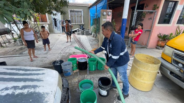 Reparten agua a colonias afectadas por escasez en Cadereyta