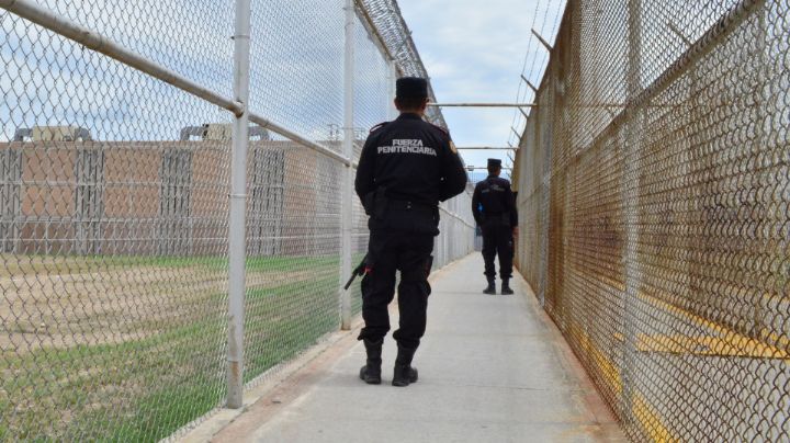 Atacan a balazos a custodio del Cereso 1 de Apodaca afuera de su casa