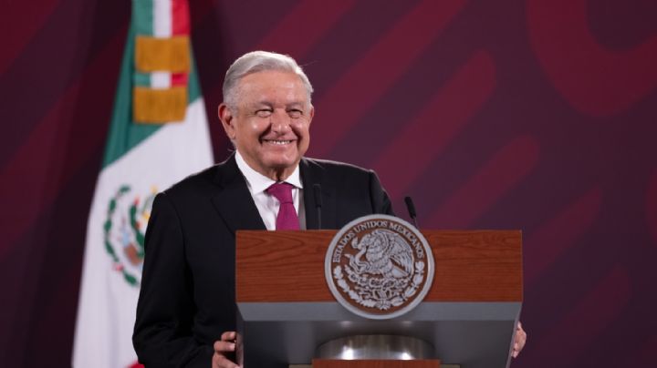 AMLO llega a Threads y le pide transparencia