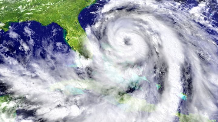 Huracán Hilary toca tierra en Baja California, ahora como tormenta tropical