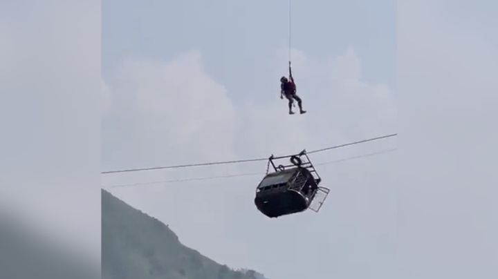 Rescatan a cinco niños atrapados en teleférico de Pakistán