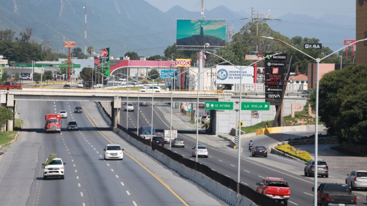 Monterrey adquiere terreno para construcción de puente peatonal en Carretera Nacional