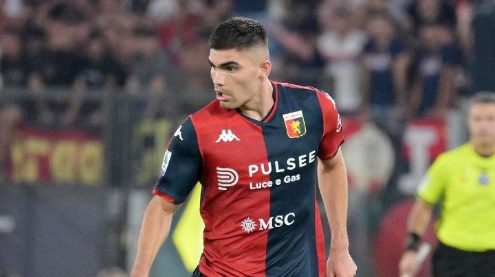 Johan Vásquez regresa a la titularidad en victoria de Genoa