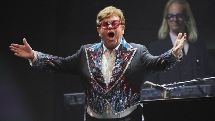 Elton John es hospitalizado de emergencia tras sufrir accidente