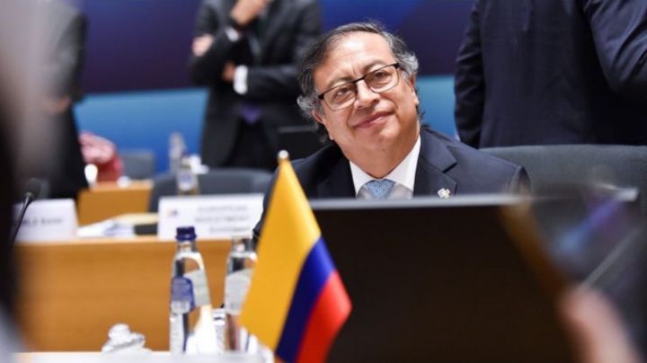 Petro dispone avión presidencial para 'retorno digno' de migrantes a Colombia