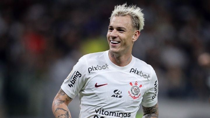 Afición del Corinthians paga 8 mil dólares a un jugador para que no se vaya