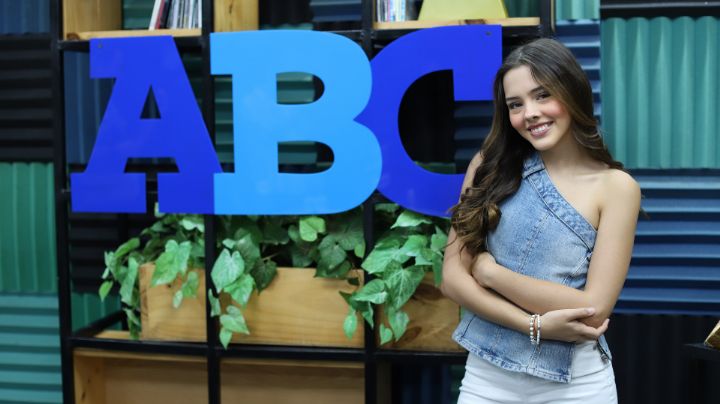 La cantante regia Ana Sofi W lanza su nuevo sencillo 'Mariposas'