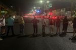 Bloqueos por falta de agua ponen 'de cabeza' avenida Gonzalitos