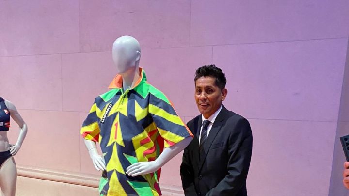 Histórico uniforme de Jorge Campos se exhibe en el Museo de las Artes de París
