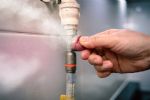 Fuga de gas cloro deja 2 intoxicados en Monterrey