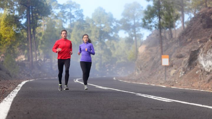 Deportistas deben lidiar con tos y ojos llorosos por la mala calidad del aire