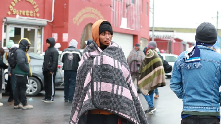 'Si salimos del país, salimos a sufrir', la realidad de los migrantes ante el frío extremo de NL